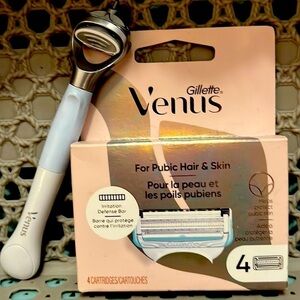 Brand New 4 Pack Razor Blade Venus Pubic Hair and Skin with handle